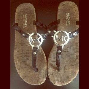💰Michael Kors Charm Jelly flip flops👙